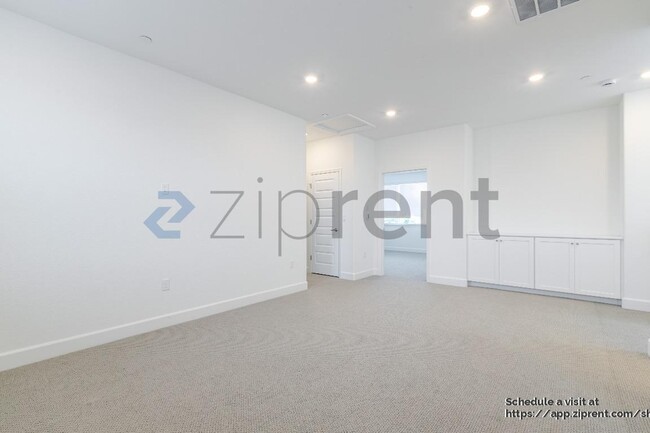 Building Photo - 1168 Caraballo Dr