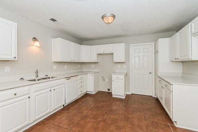 Building Photo - 4606 Northwood Hills Dr
