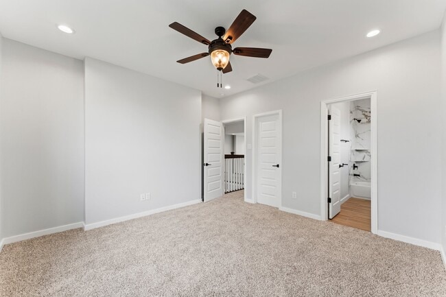 Building Photo - 7007 Longmire Cir