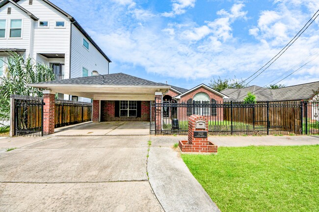 Primary Photo - 5920 Conley St