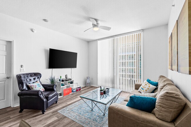 Building Photo - 700 E Boynton Beach Blvd