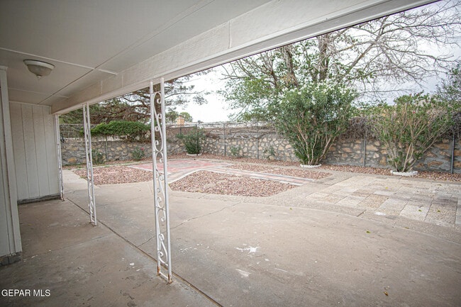 Building Photo - 11025 Tom Weiskopf Dr
