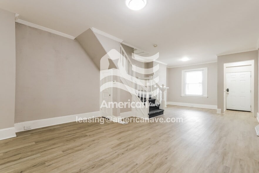 Building Photo - 330 N Robinson St