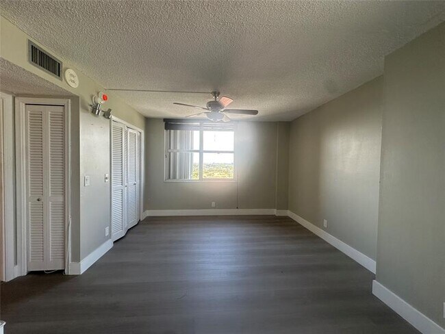 Building Photo - 2000 S Ocean Blvd