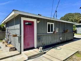 Building Photo - 131 N Vega St