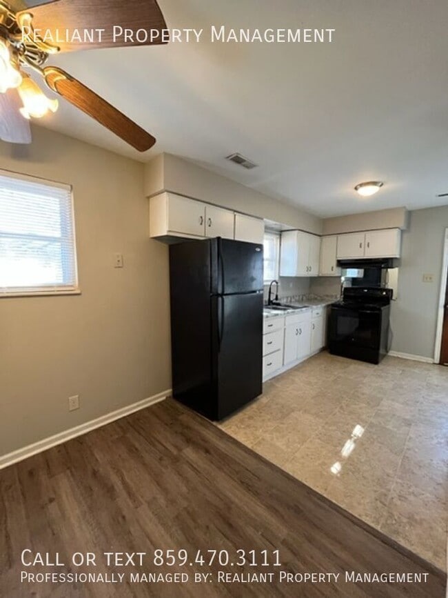 Building Photo - 1662 Costigan Dr