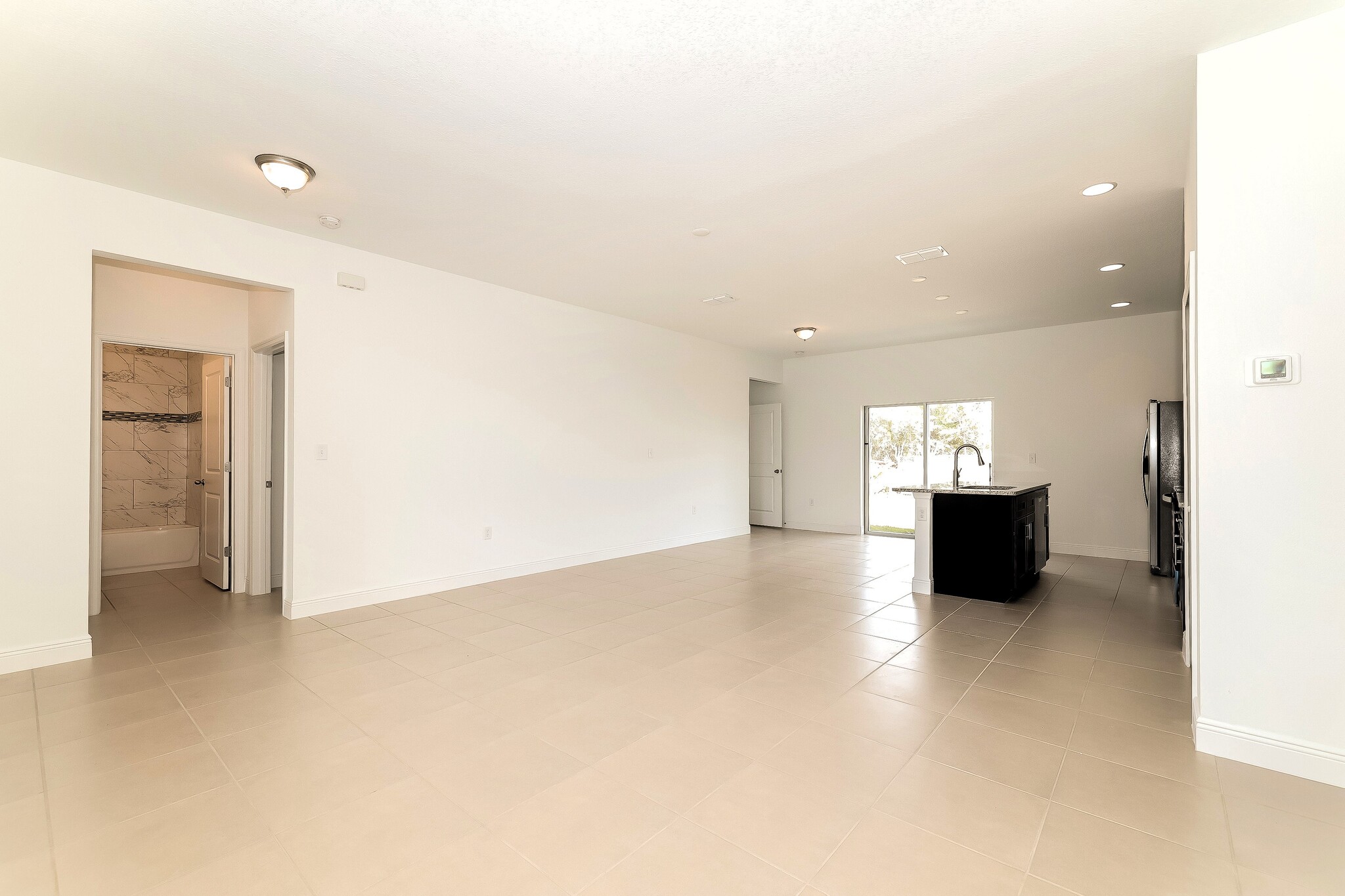 Building Photo - 249 Elm Ct