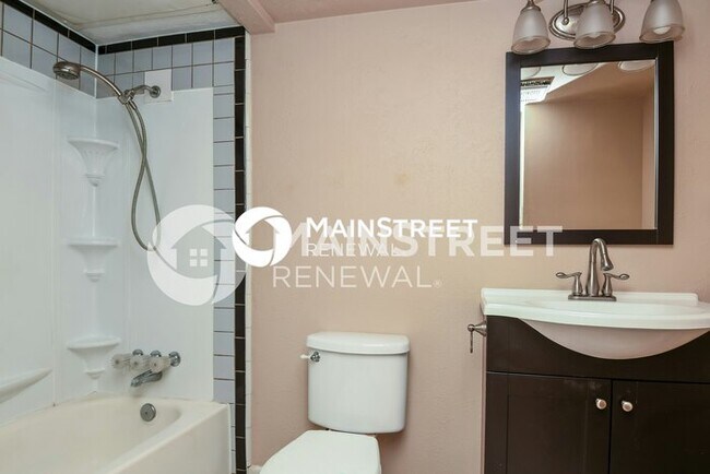 Building Photo - 3 Bedroom Pet-Friendly Home in Fort Worth, TX with Main Street Renewal