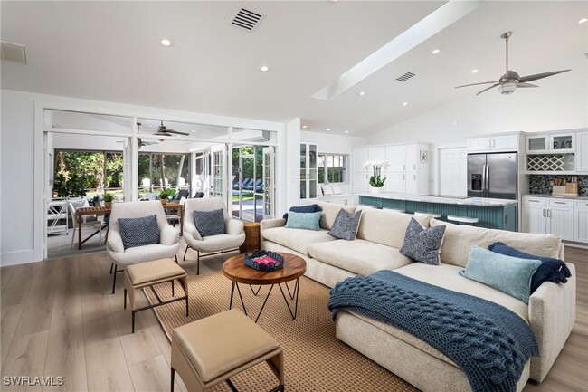 Building Photo - 339 4th Ave N