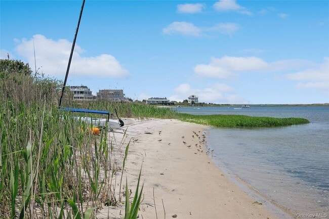 Building Photo - 846 Dune Rd