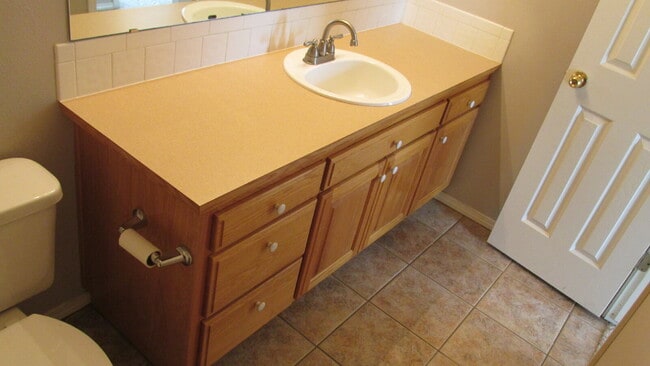 Building Photo - 1902 SW Spruce Rd