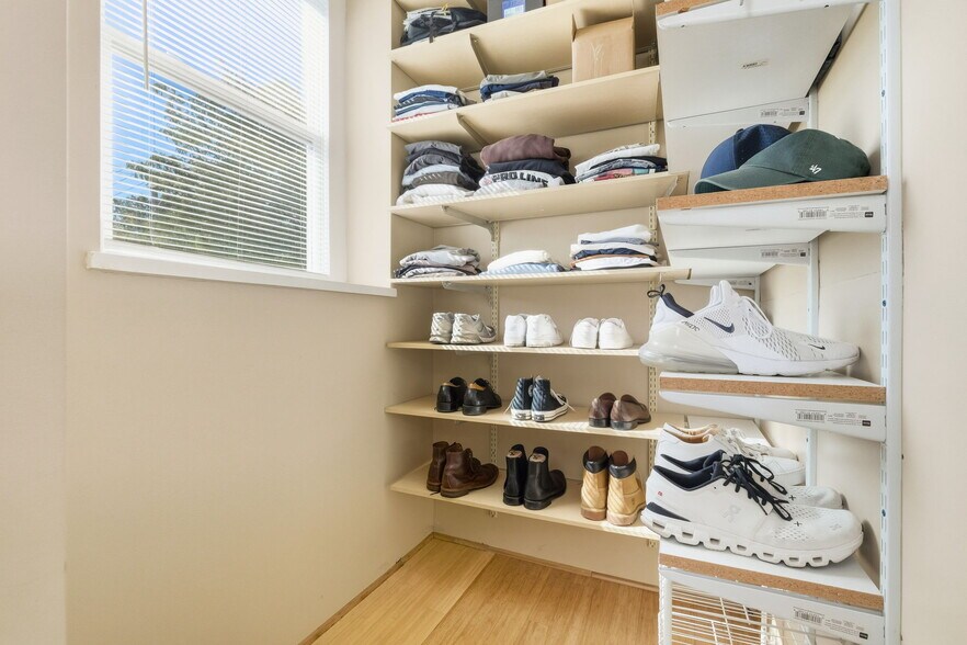 Building Photo - 480 Orchard Ave