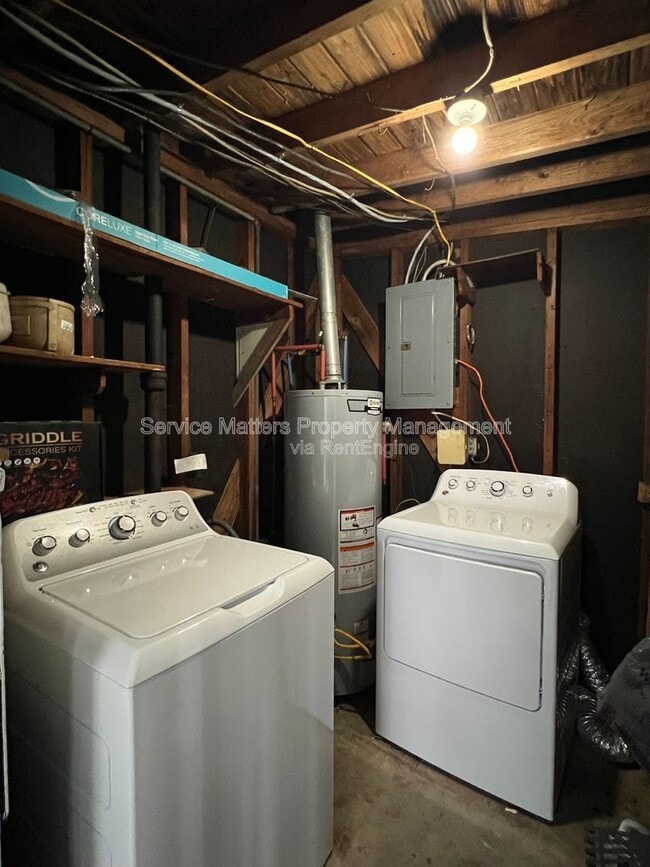 Building Photo - 303 Newcastle Dr