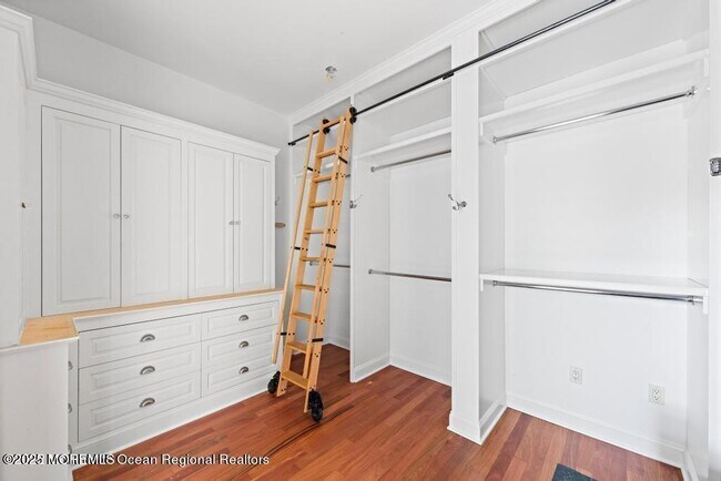 Building Photo - 18 Sheraton Ln