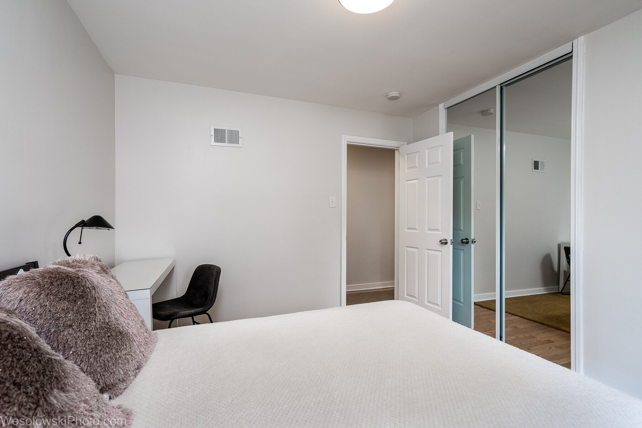 Fully Finished 1 or 2 bd, parking, balcony - 9003 Bronx Ave