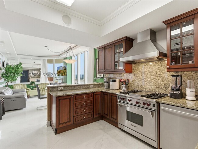 Building Photo - 17875 Collins Ave