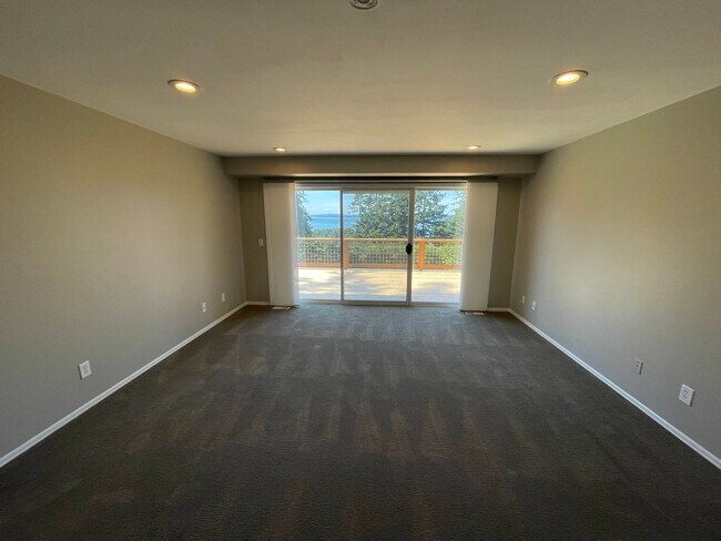 Building Photo - 14076 Rosario Rd