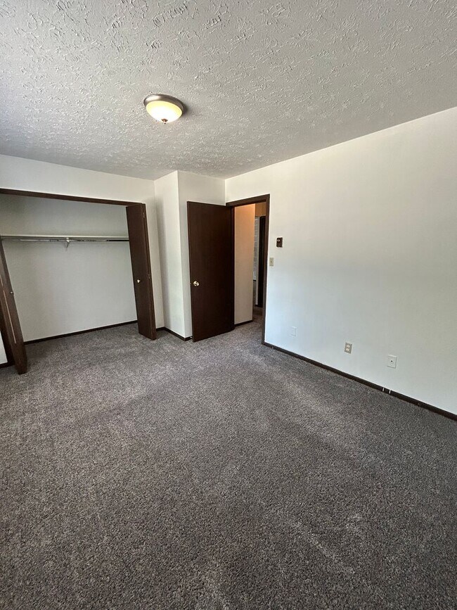 Building Photo - Two Bedroom Apartment