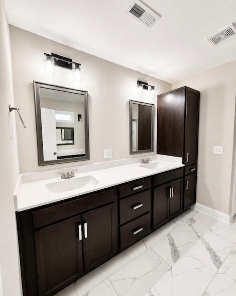 Building Photo - 451 Kinslow Ct