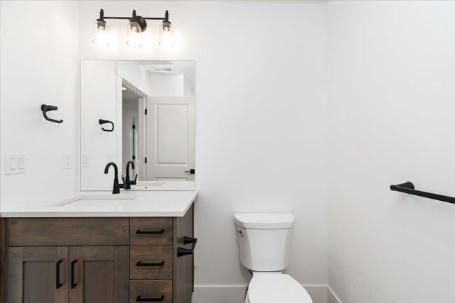 Building Photo - Brand New 3 Bed 2.5 Bath Townhouse With Many Amenities