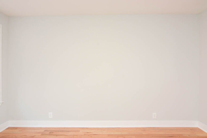 Building Photo - 4412 N Wolcott Ave