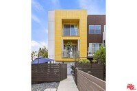Building Photo - 2217 Branden St
