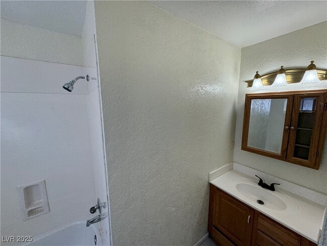 Building Photo - 4919 Newport Cove Dr
