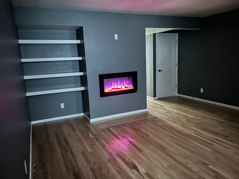 Building Photo - 11584 Community Center Dr