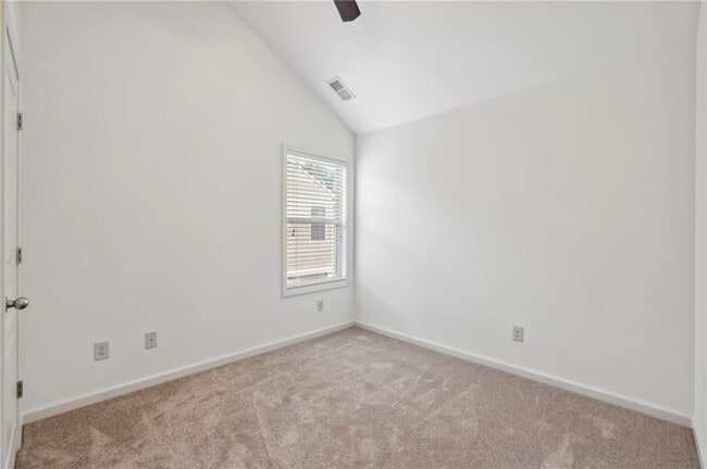 Building Photo - 4950 Hazelwood Dr