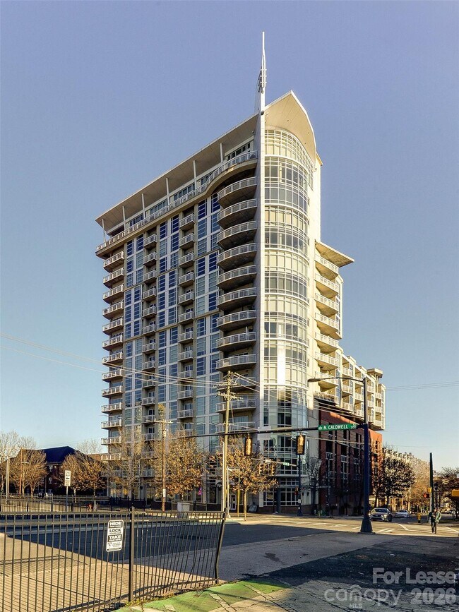 Building Photo - 505 E 6th St