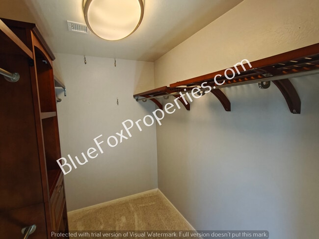 Building Photo - 8012 E Cabinet St
