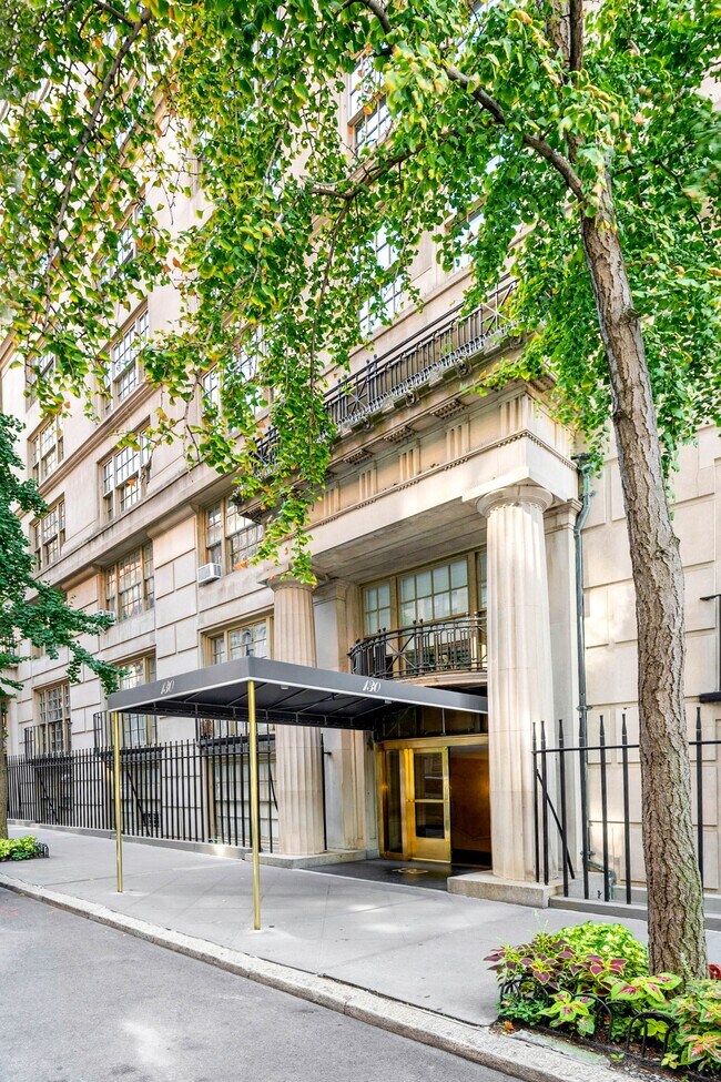 Building Photo - 130 E 67th St