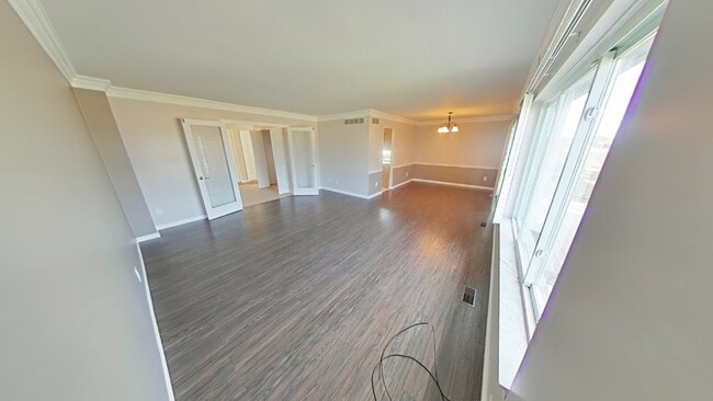 Building Photo - 12957 Canterbury Dr