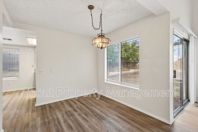 Building Photo - 27099 Rainbow Creek Dr