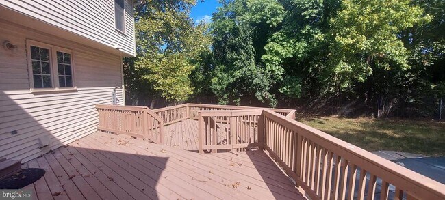 Building Photo - 6135 Fieldcrest Ct