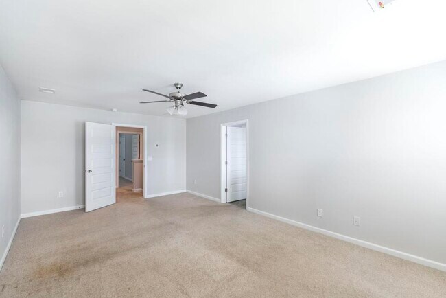 Building Photo - 200 Harrow Dr