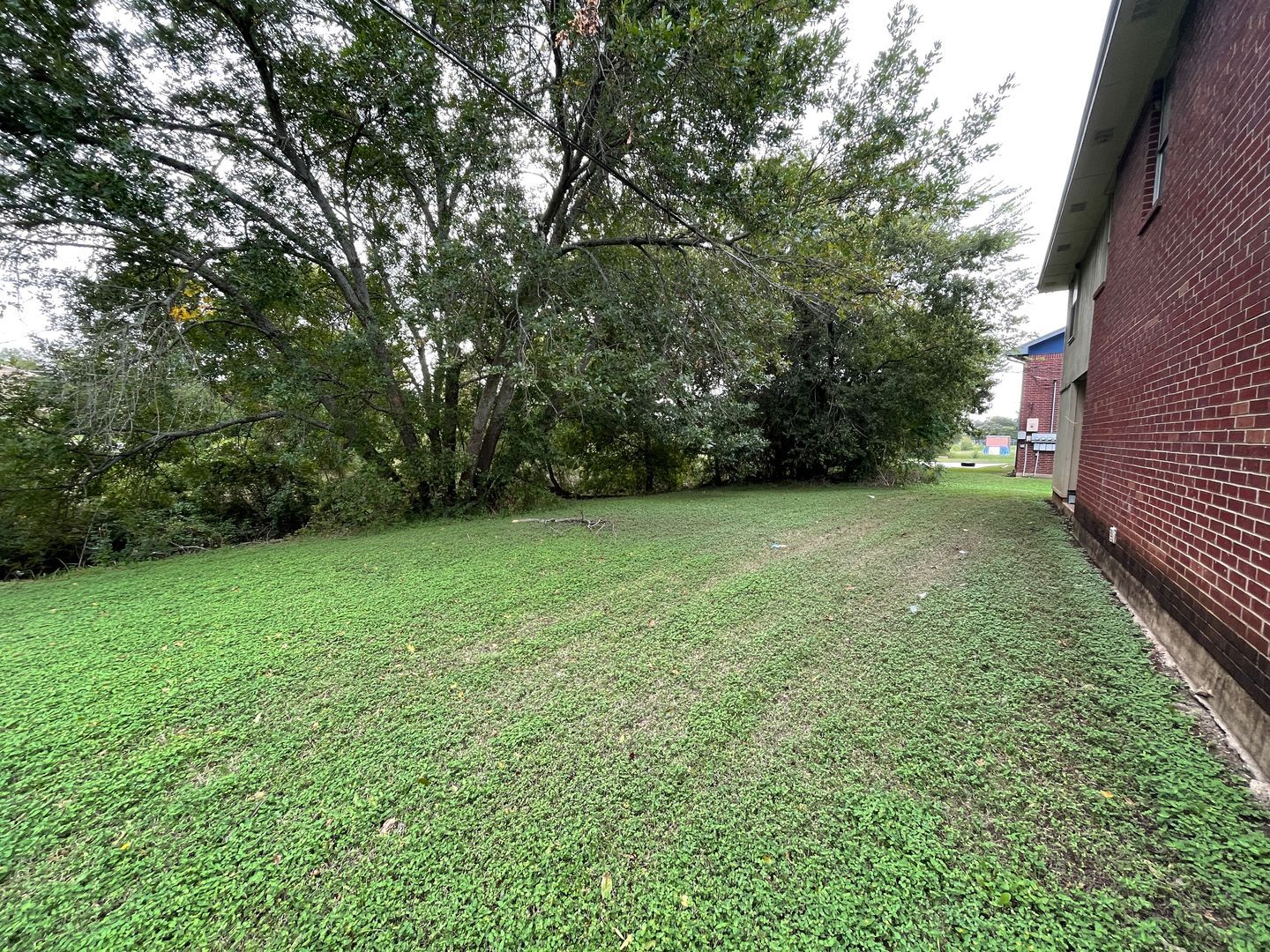 Building Photo - 1706 Benttree Dr