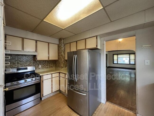 Building Photo - 6931 Harrison Ave