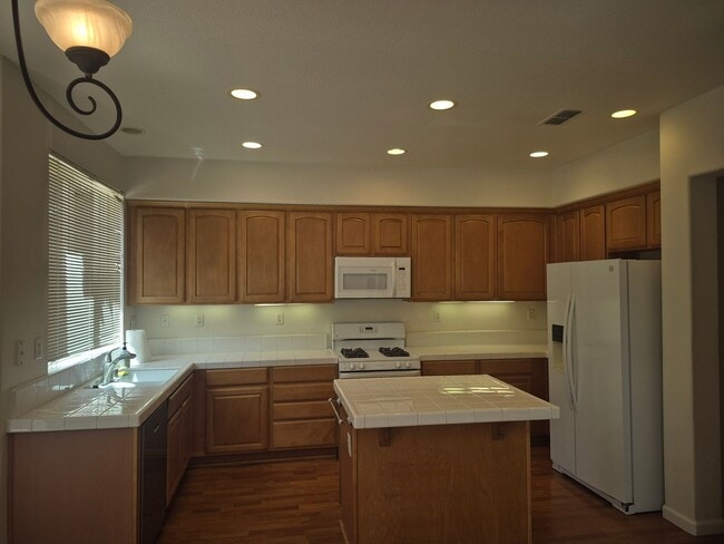 Building Photo - 190 Rockmont Cir