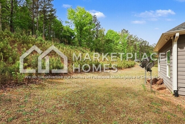 Building Photo - 90 Hawthorn Ln