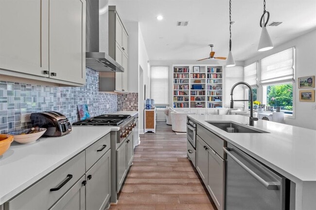 Building Photo - 4016 Diligence Dr