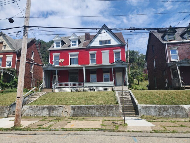 Primary Photo - 446 Airbrake Ave