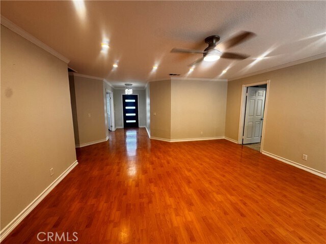 Building Photo - 925 Royal Oaks Dr