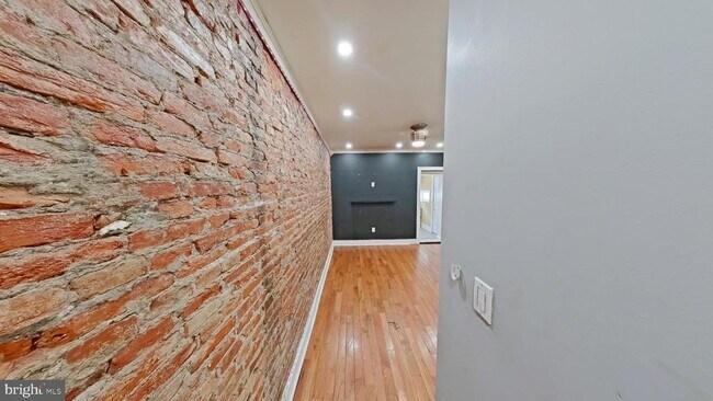 Building Photo - 126 N 53rd St
