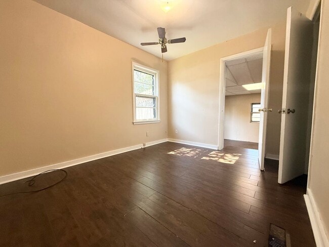 Building Photo - 40 Hill Ln