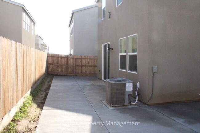 Building Photo - 3422 N Ensanada Ave