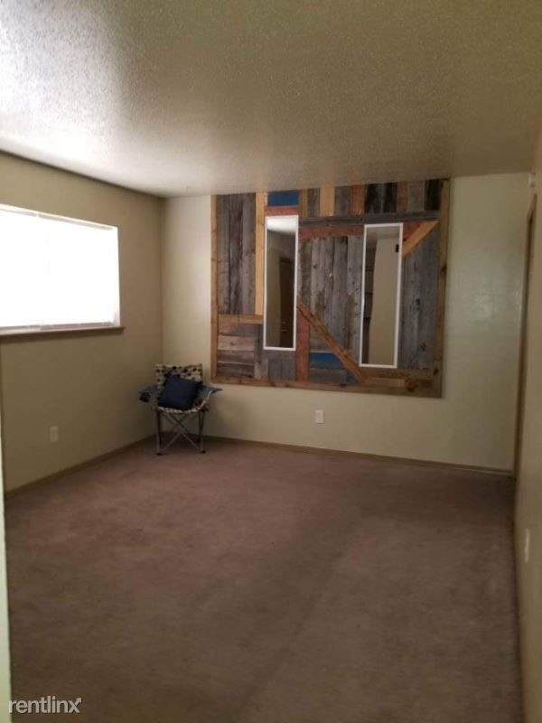 Building Photo - 1 br, 1 bath Apartment - 7100 NW 43rd St