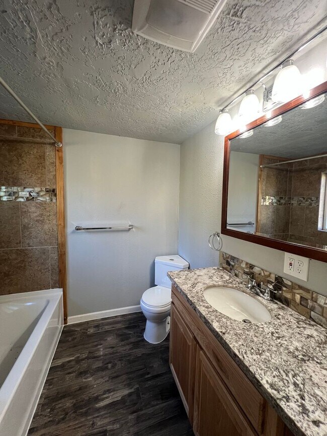 Building Photo - Peaceful Country Home with Patio & Detached Garage