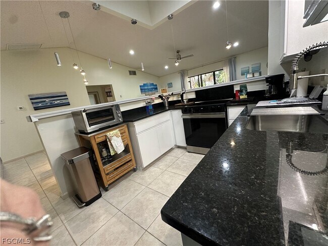 Building Photo - 13212 Tall Pine Cir