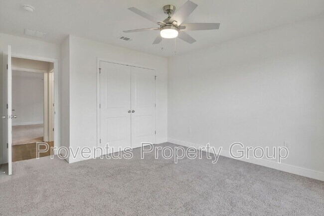 Building Photo - 2419 Privet Berry Dr